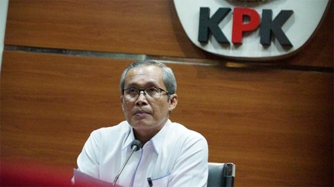 KPK Probes Former Papua Governor’s Alleged Money Flow to Crime Groups