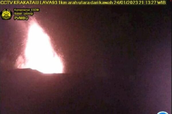 Mount Anak Krakatau Erupts Emitting Fires up to 350 Meters High