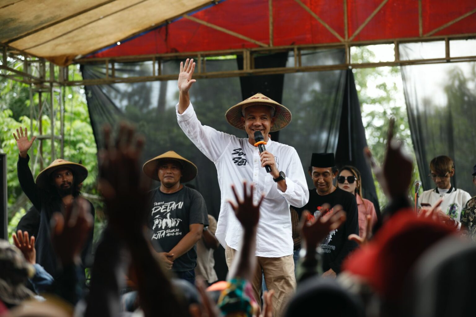 Ganjar Gratiskan Pendidikan, Petani Rembang Senang