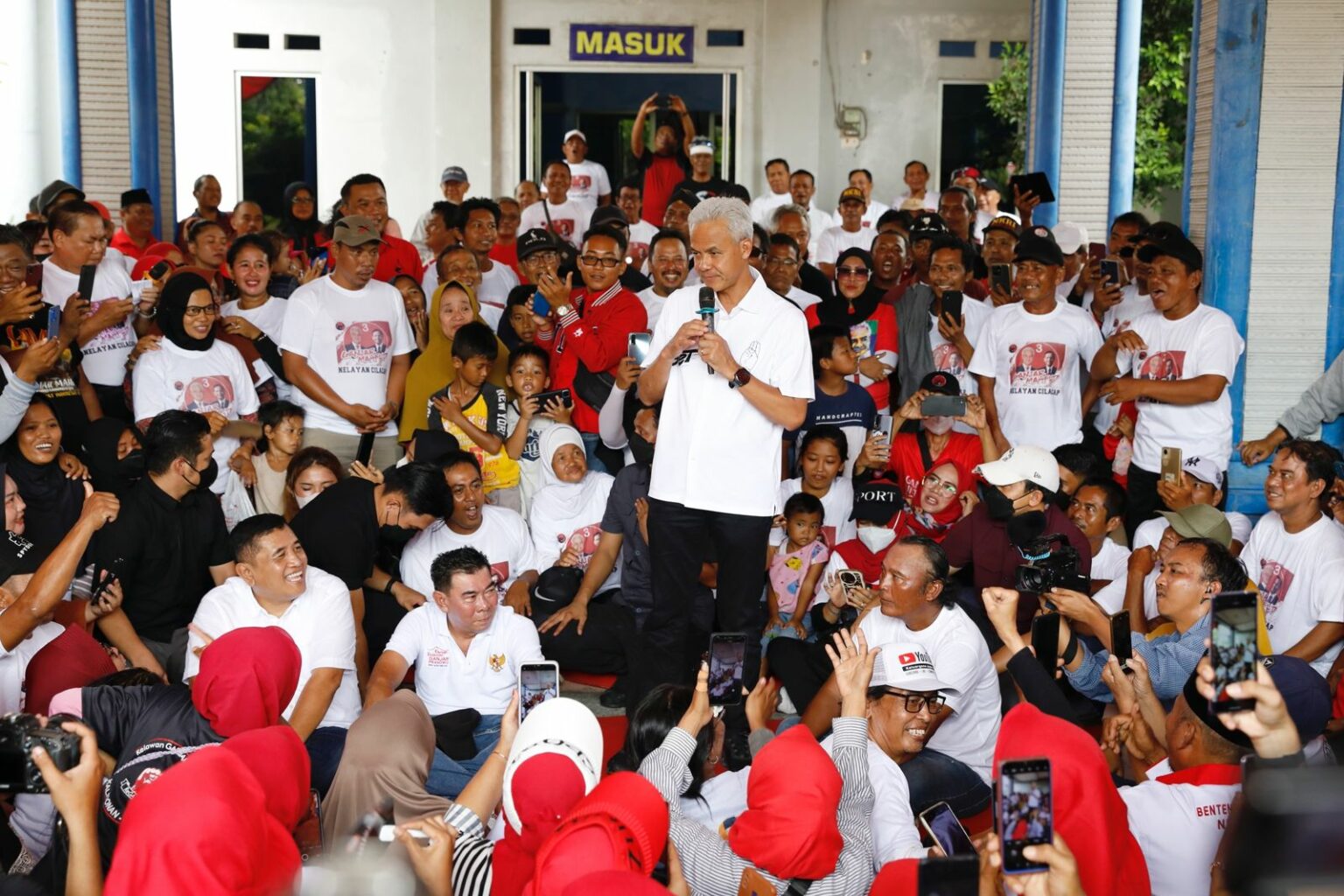 Ganjar Siap Tenggelamkan Kapal Ikan Asing Yang Bandel