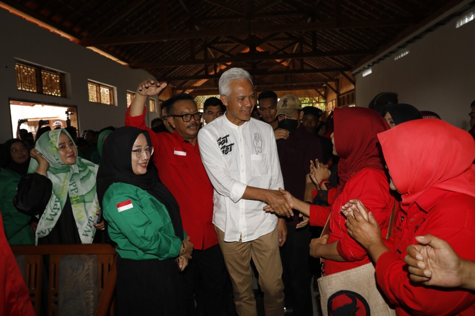 Ganjar Singgung Kredibilitas KPU Usai Surat Suara Hanya Dua Kolom; Masa Minta Ma
