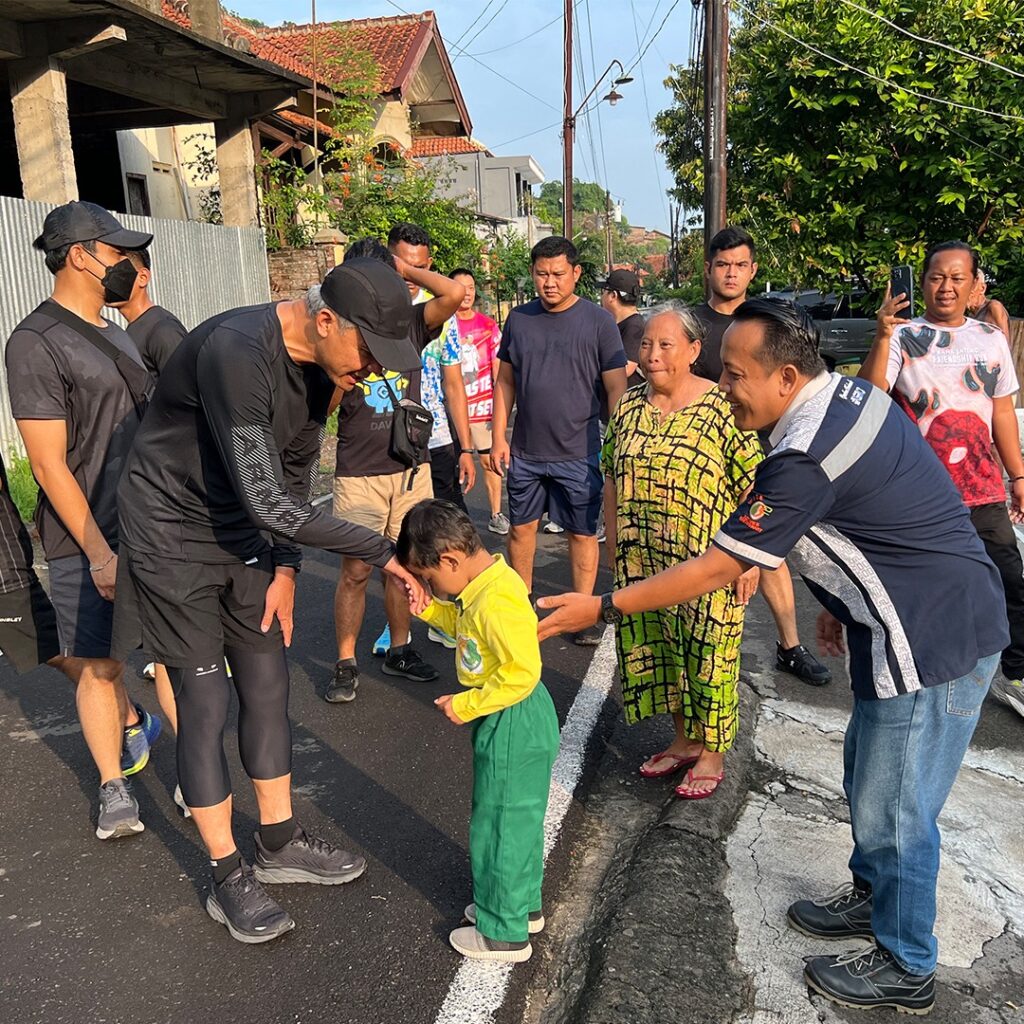 Mau Masak untuk Kerja Bakti, Emak-Emak Semarang Bungah Belanjaannya Dibayari Gan