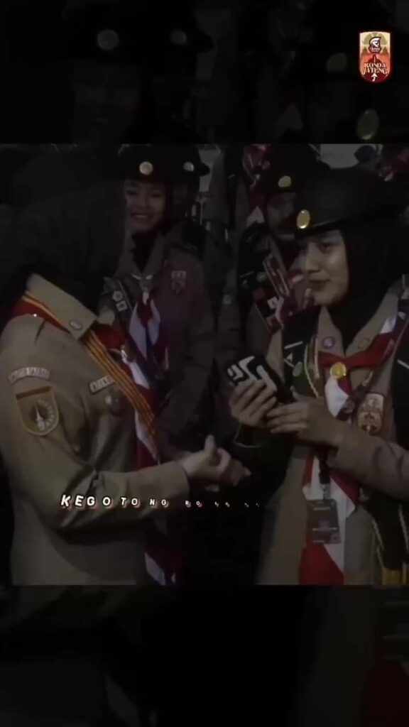 Masya Allah, aktifnya calon ibu negara ini. Meskipun beliau perempuan, tapi pend