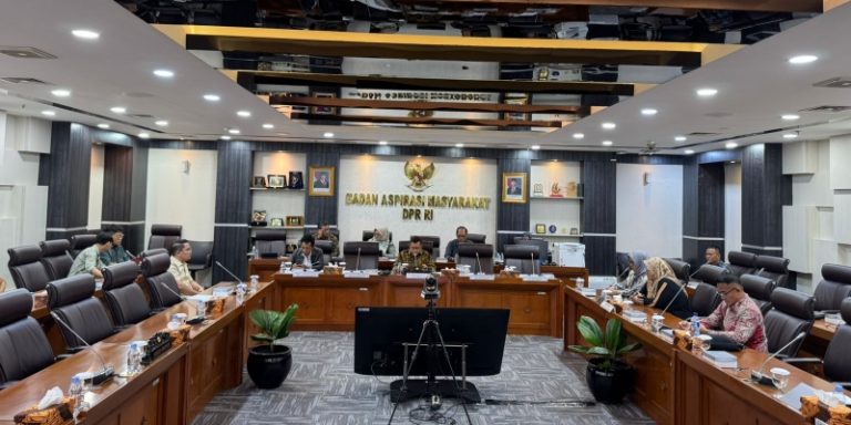 BAM DPR Tampung Aspirasi Pelaku Usaha Thrifting