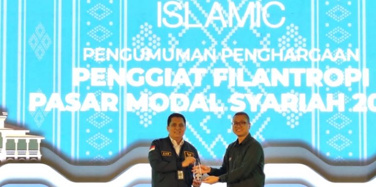 Baznas Raih Penghargaan Lembaga Filantropi Terbaik