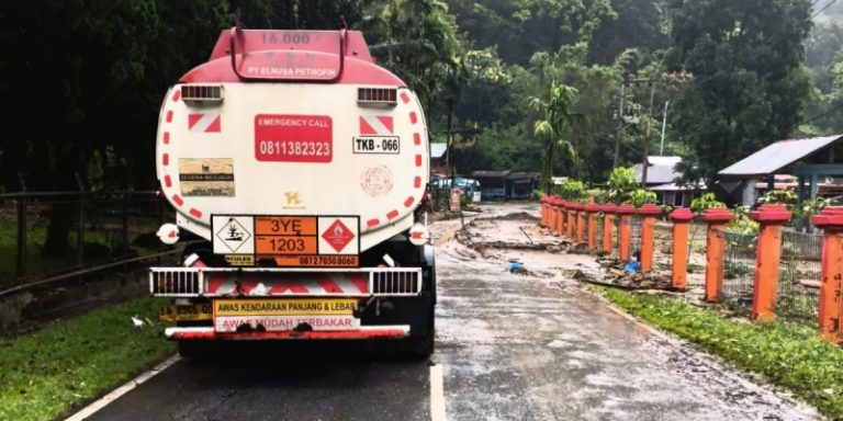 Pertamina Pasok BBM untuk Eskavator Penanggulangan Bencana Sumatera