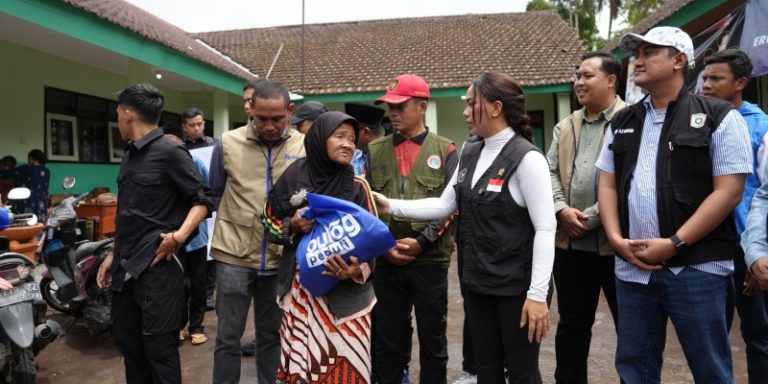 UKP Pariwisata-Bulog Perkuat Dukungan Pemerintah bagi Pengungsi Semeru