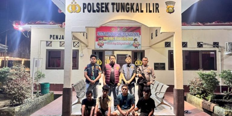Polisi Ringkus Empat Pencuri Pipa Pertamina Senilai Puluhan Juta