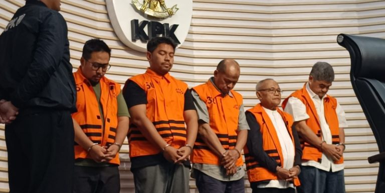 Lima Pihak Swasta Suap Bupati Situbondo Cs Rp4,21 Miliar