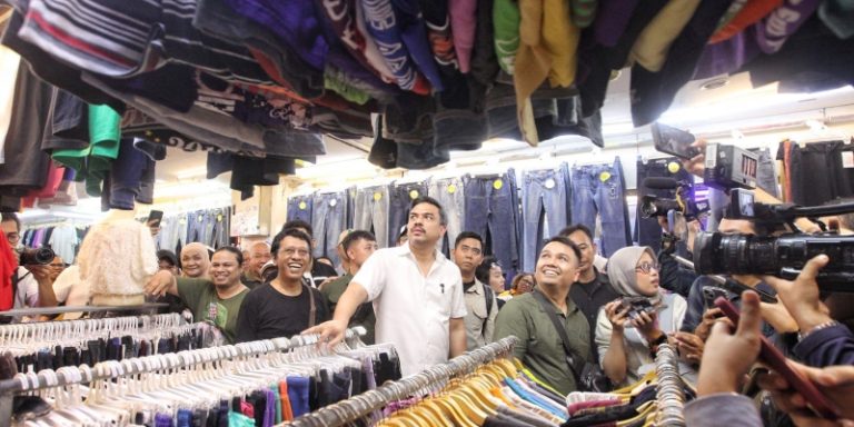 Menteri UMKM Wajar Dengarkan Suara Pedagang Pakaian Bekas