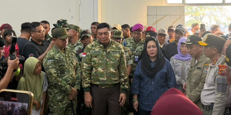 Rombongan Menhan Kunjungi Warga Terdampak Banjir di Pidie Jaya