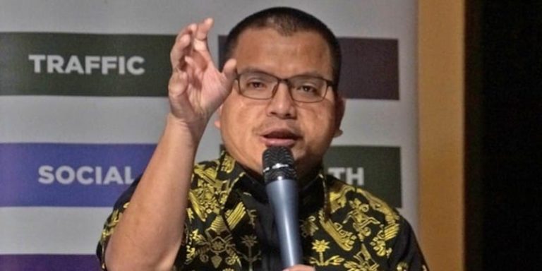 Status Tersangka Roy Suryo Cs Tidak Ideal Lawan Jokowi