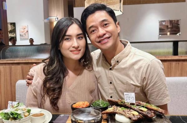 Ajukan Cerai, Angbeen Rishi Kini Anggap Adly Fairuz sebagai Sahabat : Okezone Celebrity