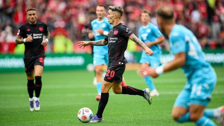 Bayern Munich Tertarik Boyong Alex Grimaldo dari Bayer Leverkusen