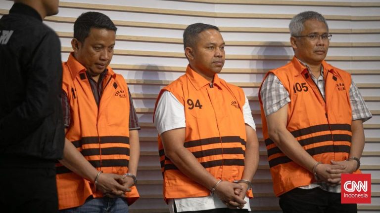 KPK Usut Perusakan Segel Rumah Dinas Gubernur Riau