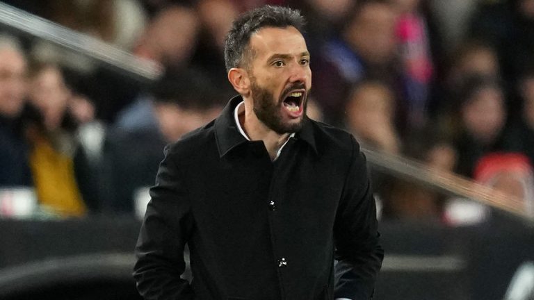 Carlos Corberan Puji Semangat Juang Valencia Usai Kalahkan Levante