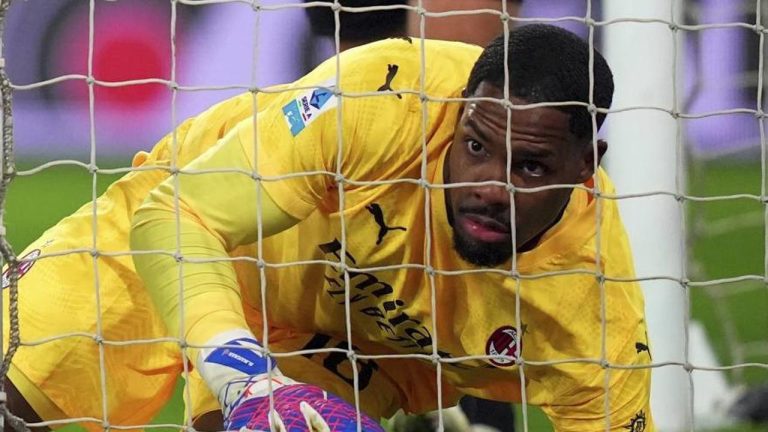 Cerita Awal Mula Mike Maignan Dibikin Sakit Hati Oleh Manajemen Milan