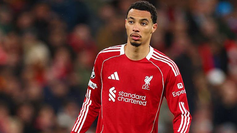 Hugo Ekitike Tak Sabar Hadapi Duel Panas Liverpool vs Man City