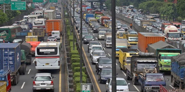 Ngeri! 2 Bocah Tersesat di Tol Wiyoto Wiyono, Diduga Korban Penculikan : Okezone News