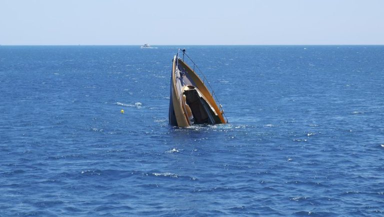Kapal Tenggelam di Laut Selayar, 1 ABK Selamat dan 5 Hilang