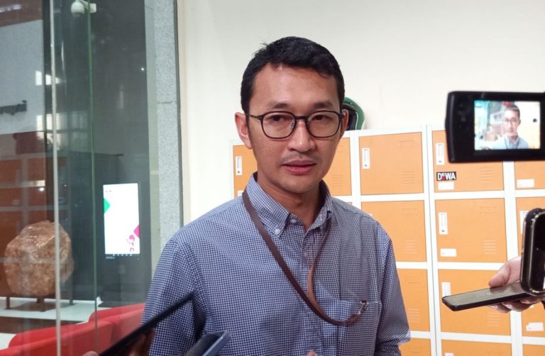 KPK Periksa Pramusaji Rumah Dinas Gubernur Riau Terkait Dugaan Perusakan Segel : Okezone News