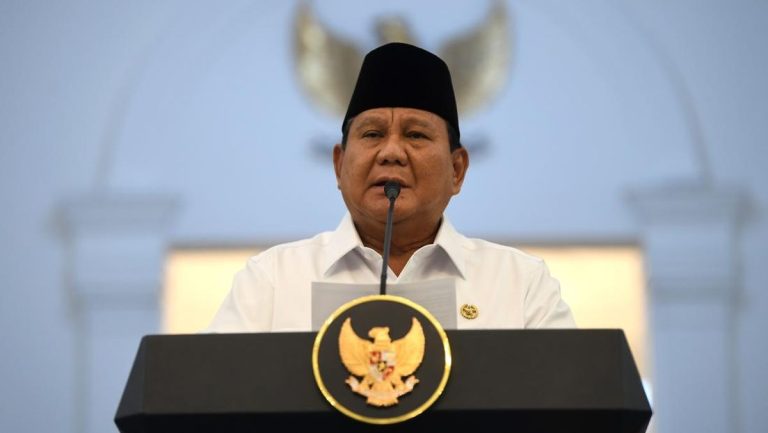 Prabowo Akan Gencarkan Pembagian Smartboard & Renovasi Sekolah 2026
