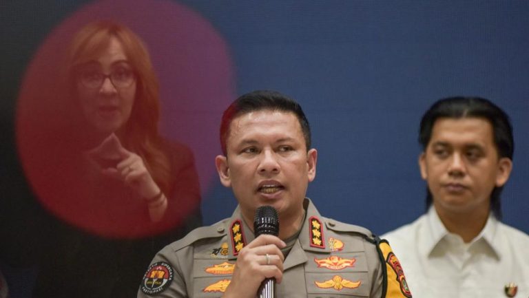 Polisi Usut Motif Pria Bawa Mobil Barbuk Mengaku Anak Anggota Propam