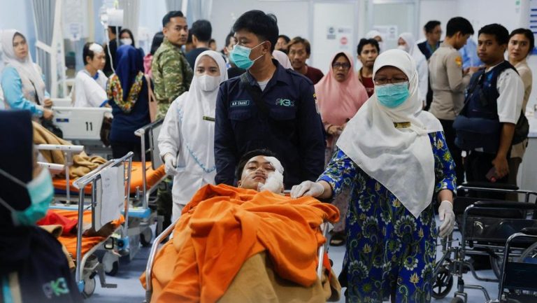 Korban Ledakan SMA 72 Jalani Perawatan di Rumah Sakit