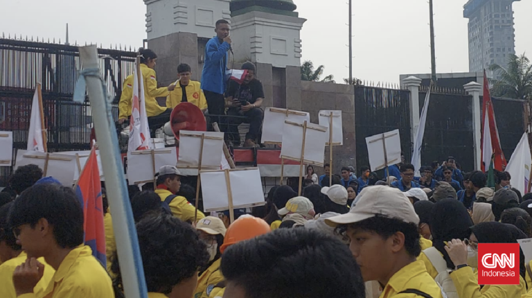 Politikus PDIP soal Gugatan Rakyat Bisa Pecat DPR: Rakyat yang Mana?