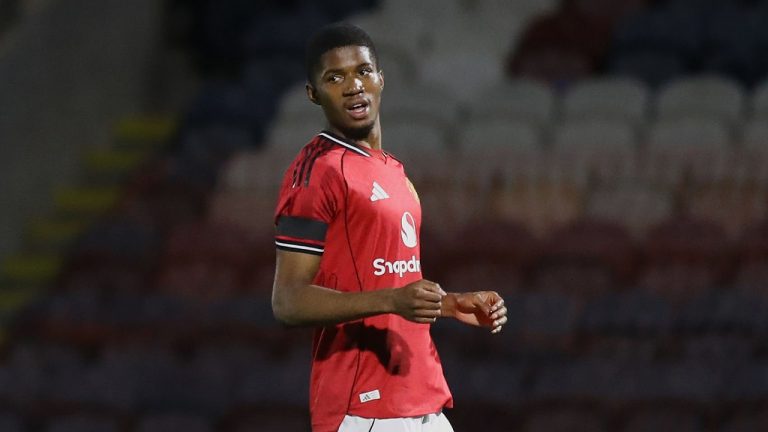 Manchester United Didesak Mainkan Chido Obi Gantikan Sesko