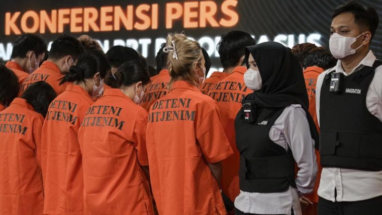 Markas Polisi Gadungan China Digerebek di Lampung, 27 WNA Diamankan