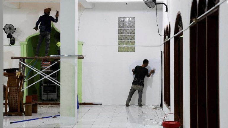 Masjid SMA 72 Direnovasi Usai Ledakan