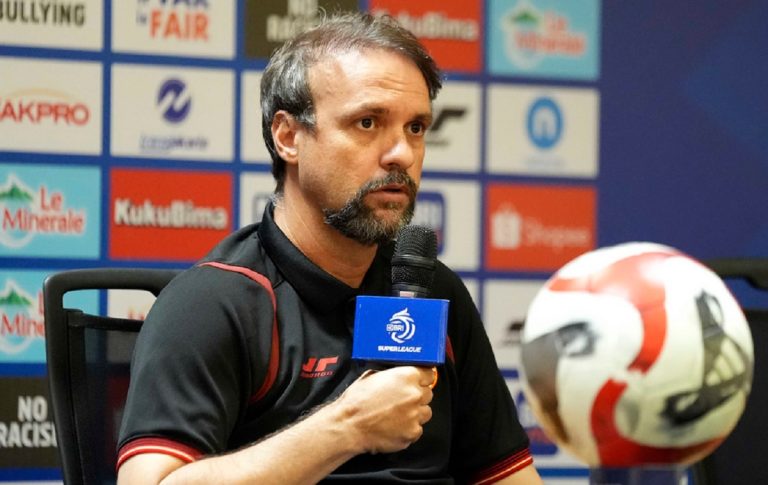 Efek Libur SEA Games 2025, Mauricio Souza Enggan Bertemu Pemain Persija Jakarta : Okezone Bola