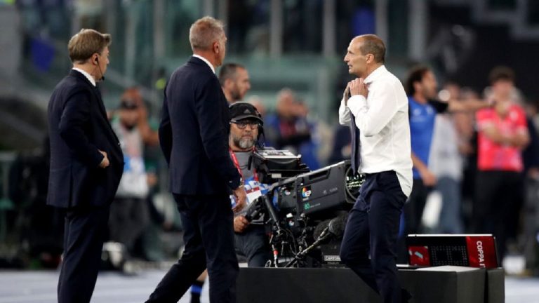 Max Allegri Bikin Milan Miliki Benteng Ganda yang Tak Tertembus