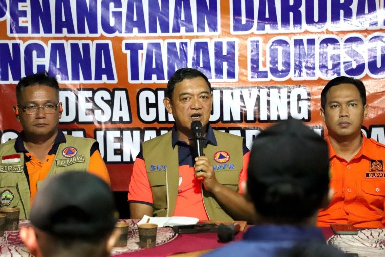 Presiden Prabowo Sampaikan Duka Mendalam untuk Korban Longsor di Cilacap : Okezone News