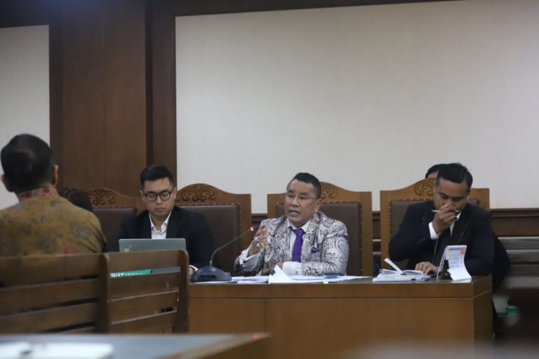 Saksi Ahli CMNP Setujui Argumennya, Hotman Paris: Kurang Pihak, Gugatan Sudah Seharusnya Tak Dapat Diterima : Okezone News