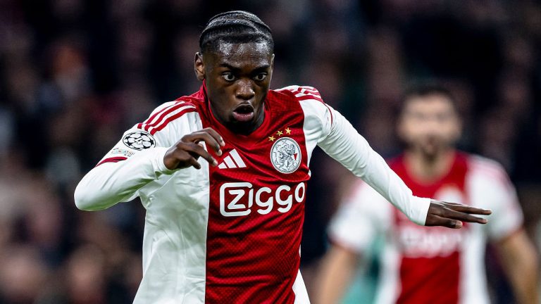 MU Intip Peluang Gaet Bek Muda Ajax, Jorthy Mokio