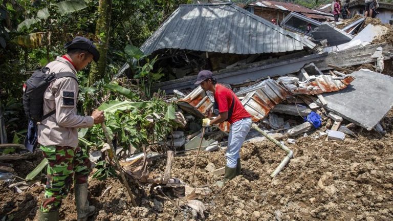 500 Personil SAR Dikerahkan Cari 18 Korban Hilang Longsor Banjarnegara