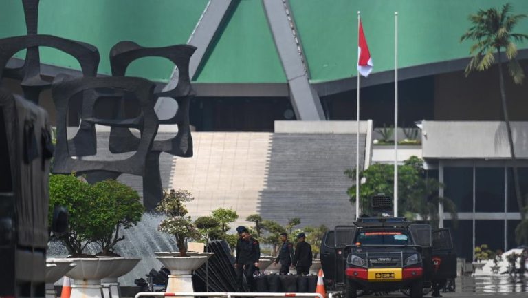 Pakar soal Gugatan Rakyat Bisa Pecat DPR, Singgung soal Keseimbangan