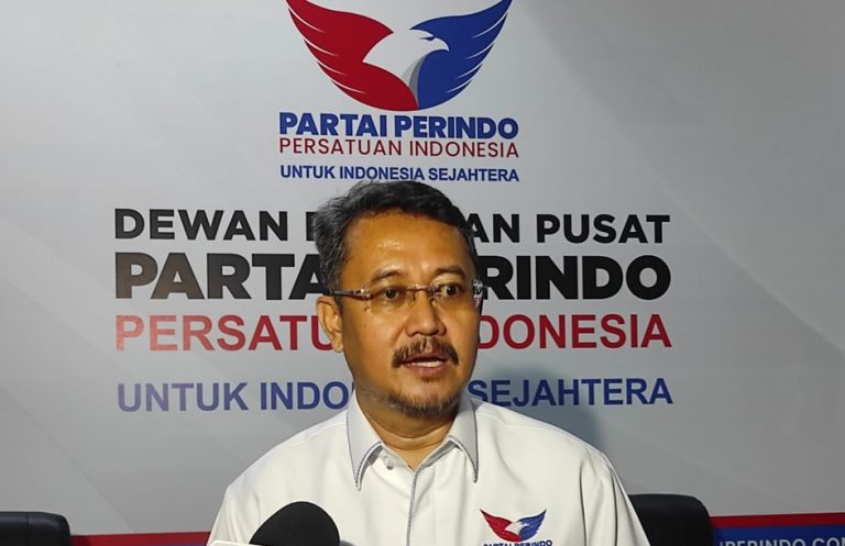 Gerak Cepat Prabowo Kembalikan Martabat 2 Guru Luwu Utara yang Dipecat Panen Pujian : Okezone News