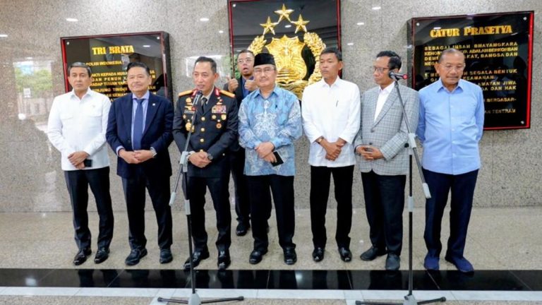 Rapat Perdana Komisi Reformasi, Polri Terbuka dan Terima Evaluasi