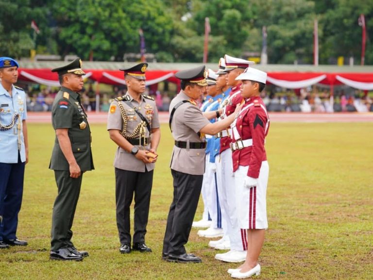 Pimpin Wisuda Prajurit Taruna, Kapolri Tekankan Sinergitas TNI-Polri untuk Wujudkan Indonesia Emas 2045 : Okezone News