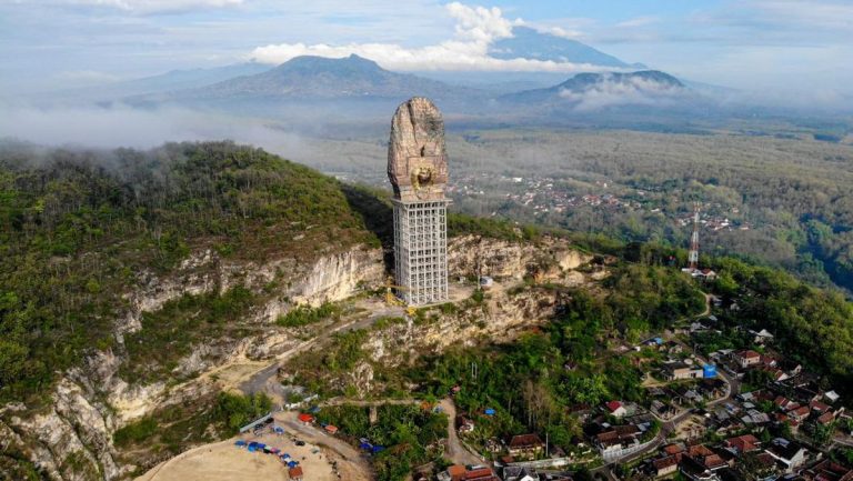 KPK Sita Bukti Kasus Proyek Monumen Reog Ponorogo di Kantor Konstruksi