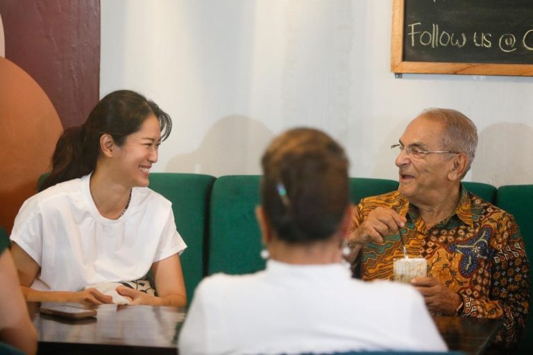 Momen Langka! Presiden Timor Leste Ngopi Bareng Jajaran Aktris Senior Indonesia : Okezone News