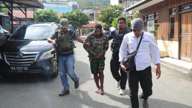 Satgas Cartenz Tangkap Anggota KKB Bunuh Nakes yang Buron Sejak 2021