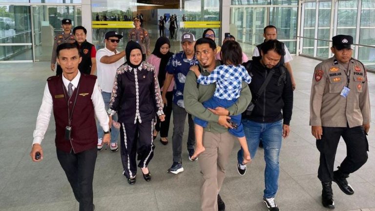 Isak Tangis Sambut Bilqis di Makassar Usai Sepekan Diculik ke Jambi