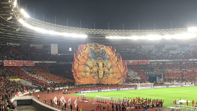 Sambut Ultah Persija Jakarta Ke-97, The Jakmania Bentangkan 2 Tifo Raksasa : Okezone Bola