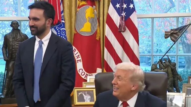 Trump Tertawa Disinggung soal Kritik Fasis Mamdani : Okezone News