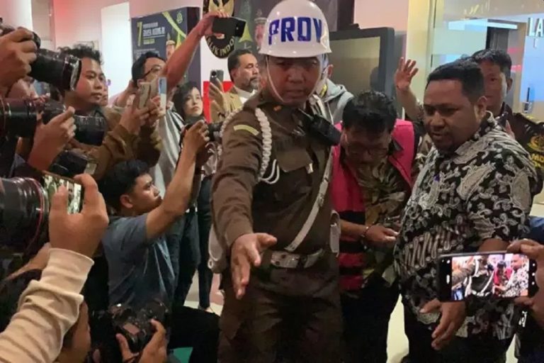 Kejagung Segera Eksekusi Hukuman 18 Tahun Penjara Zarof Ricar : Okezone News