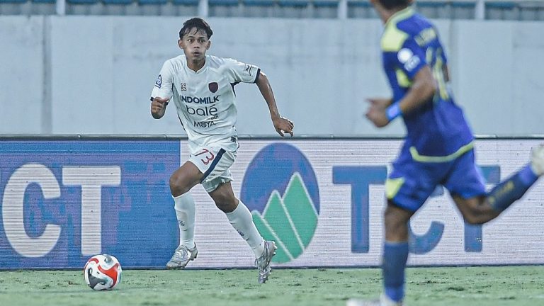 10 Pemain Persita Tangerang Tekuk Arema FC, Carlos Pena Bangga